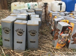 В Винницкой области полиция изъяла у пенсионерки более тонны поддельного элитного алкоголя