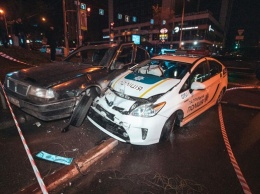 Пьяный подроосток на угнанном авто протаранил патрульных в Киеве