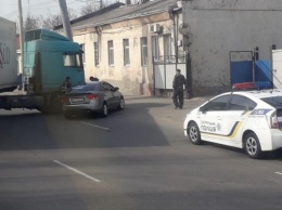 ДТП в Одесса: фура столкнулась с легковушкой