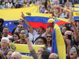 В США посоветовали Мадуро провести остаток жизни на пляже, вдалеке от Венесуэлы