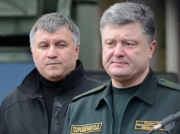 Аваков обвинил штаб Порошенко в подкупе избирателей за бюджетные деньги