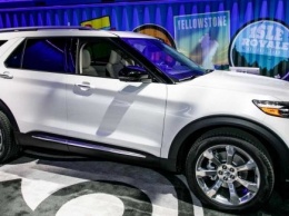 Обновленный Ford Explorer может ремонтировать свои шины