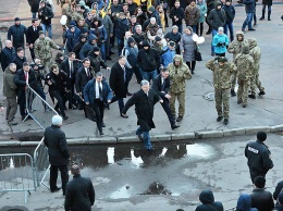 Житомирский репортер рассказал "Стране", как ему повезло сделать эпический снимок бегущего Порошенко