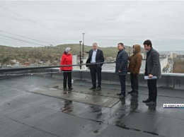 Аксенов показал пример местным чиновникам и прошел по керченским крышам