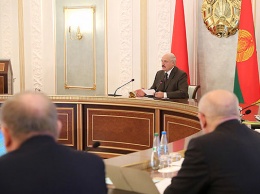 "Законы у нас супердемократичные, никакой диктатуры". Лукашенко призвал усилить контроль за распространением незаконной информации