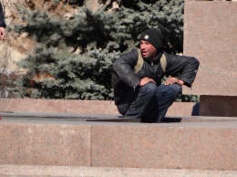 В Николаеве на мемориале «Вечный огонь» спали двое бездомных