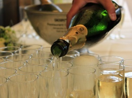 Шампанское запретят в Украине! Принято скандальное решение, подробности