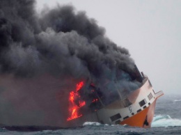 У берегов Франции затонуло судно с топливом и опасным грузом: объявлена угроза загрязнения