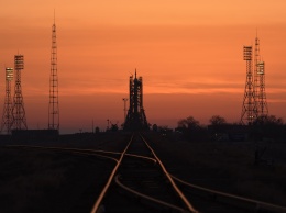 Ракета-носитель "Союз" с экипажем из трех человек стартовала с Байконура