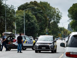 В Новой Зеландии расстреляли людей в мечети, много погибших (видео)