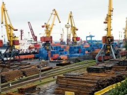 Морпорты Украины увеличили перевалку грузов на 2,5 млн тонн