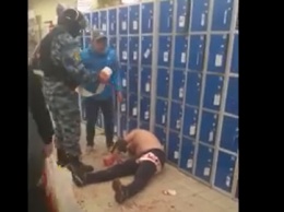 «Истекающего кровью покупателя охранник бил ногами». Подробности происшествия в харьковском супермаркете (видео 18+)