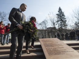 В Киеве открыли сквер имени Немцова