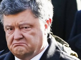 Порошенко получил удар в лицу на глазах у военных: фото и подробности инцидента
