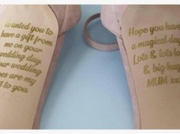 Невеста нашла тайное послание от умершей матери на свадебных туфлях
