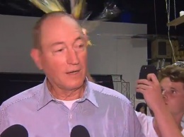 Австралийский сенатор во время объяснения причин теракта в Новой Зеландии подрался с подростком