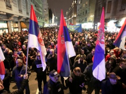 Протестующие ворвались в здание гостелевидения Сербии