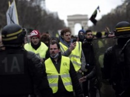 На акцию "желтых жилетов" вышли 32 тыс. французов, в Париже 192 задержанных