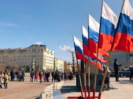 В небо над Читой в годовщину Крымской весны запустили десятки воздушных шаров