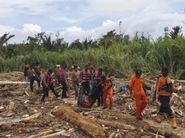 Масштабное наводнение в Индонезии унесло жизни минимум 63 человек