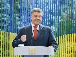 Порошенко выступал в Киеве под выкрики и стычки в толпе