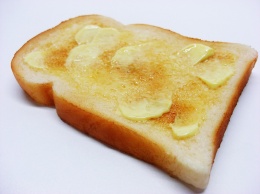 В Сети показали чехол для iPhone в виде хлеба с маслом