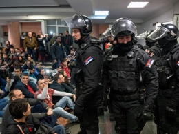 Президент Сербии пообещал наказание для участников протестов