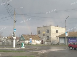 В Мелитополе "встретились" град и радуга (фото, видео)