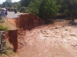 На Зимбабве обрушился мощный тропический циклон, погибли 65 человек