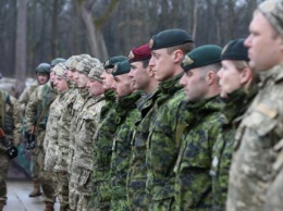 Канада намерена продлить военную миссию в Украине