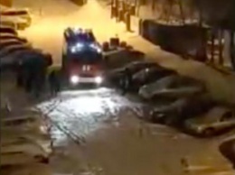 В Югре пожарные не смогли добраться до адреса вызова из-за неубранного снега