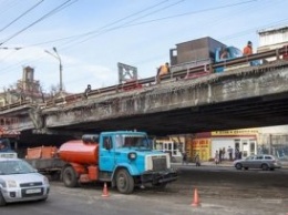 В связи с ремонтом Шулявского моста, Киев сковали пробки