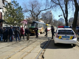 Автохам заблокировал движение трамваев в центре Одессы