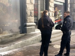 В Киеве в магазин Roshen на Крещатике бросили взрывпакет