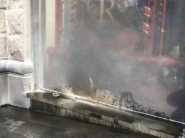 В центре города сожгли магазин Рошен