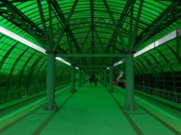 «Метро Москвы выжигает глаза»: Пассажиры пожаловались на слишком яркое освещение метрополитена