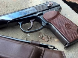 Житель Запорожской области купил себе боевой пистолет на "OLX"
