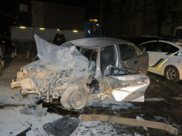 Масштабное ДТП на Дорогожичах: в сети появились страшные фото последствий аварии