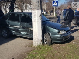 В центре Николаева в тройном ДТП пострадал водитель ВАЗа