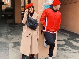 Певица Каменских показала новое фото с Потапом, где пара надела яркие шапки одного цвета