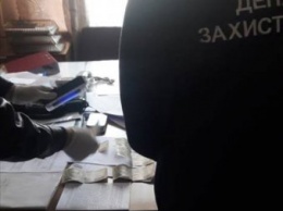 В Николаеве за вымогательство задержан завлабораторией госучреждения «Николаевский областной лабораторный центр МЗ Украины»