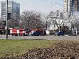 На площади Толбухина горит частный дом, который снесут ради высотного жилкомплекса