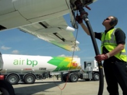 Украина почти вдвое сократила импорт авиационного топлива