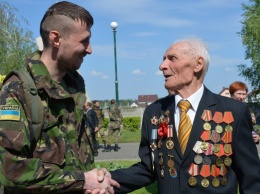 Кабмин увеличил сумму майских выплат украинским ветеранам: кому заплатят и сколько