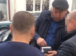 Глава райадминистрации в Ровно попался на взятке в 20 тысяч