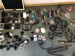 В одесском СИЗО в камерах заключенных нашли ножи, алкоголь и смартфоны