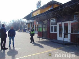 В Киеве иностранец зарезал товарища и уехал из города