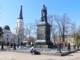 Памятник Воронцову на Соборной площади приведут в порядок