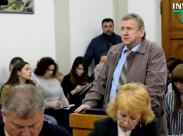 Мэр Николаева пообещал перерыть дорогу к портовому элеватору, если те не компенсируют ущерб от «пылевой атаки»