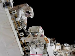 Астронавты NASA завершили шестичасовой выход в открытый космос